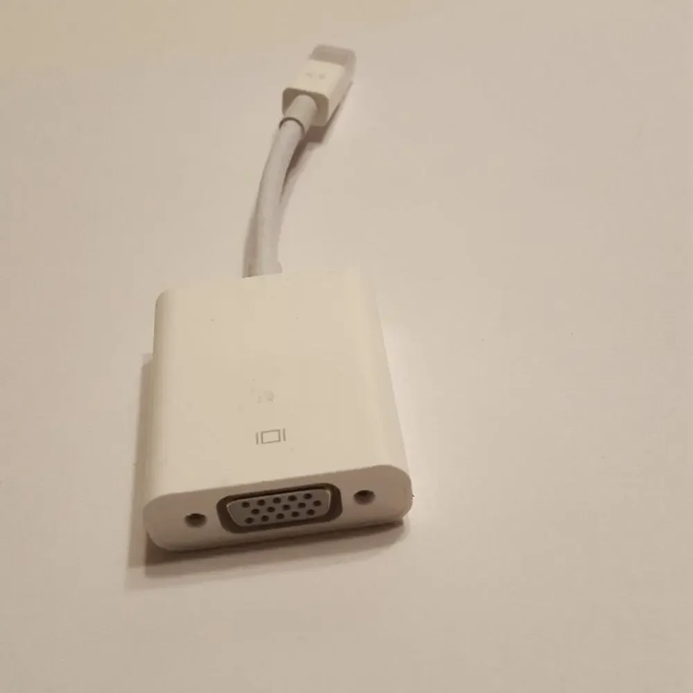 Apple Model A1307 Display Port Thunderbolt to VGA Adapter